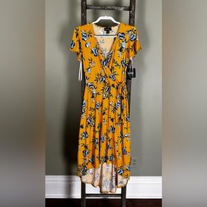 Mustard yellow floral dress. Never worn . Tags still on.